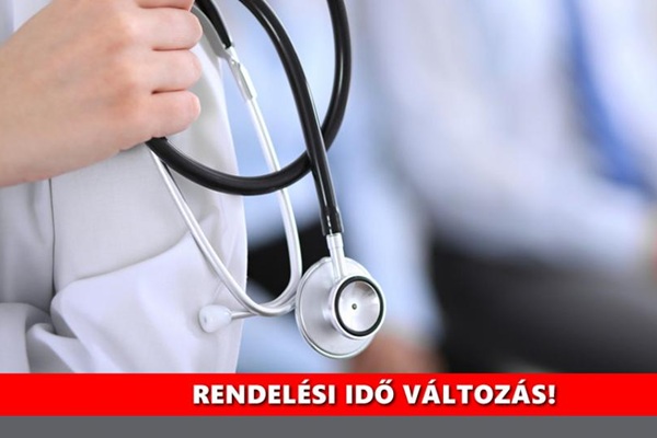 A kép bal oldalán egy kéz, ami tart egy orvosi eszközt, a kép alján felirat:  Rendelési idő változás